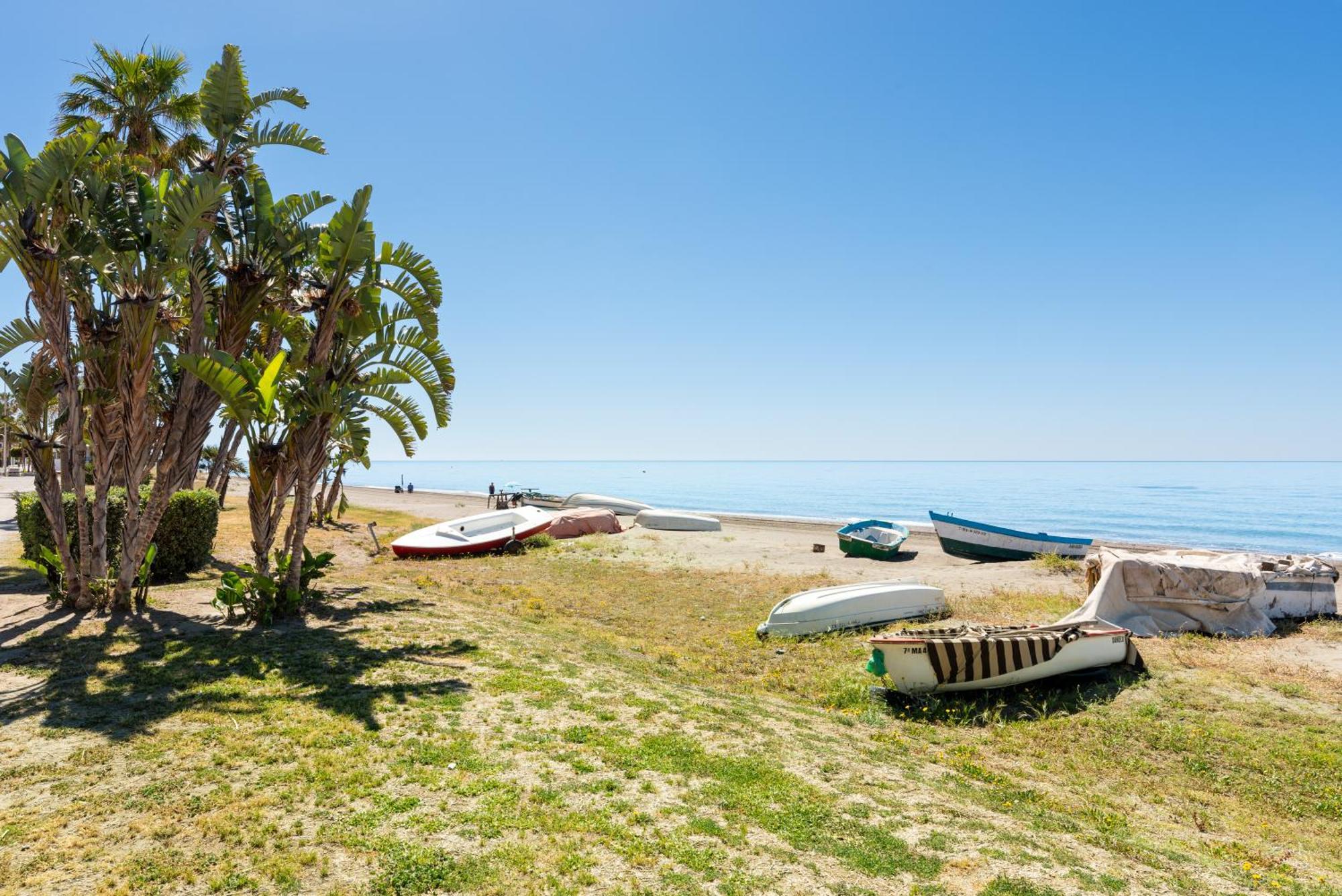 Wintowinrentals 1ª Linea De Playa, Parking Y Wifi Rincón de la Victoria Zewnętrze zdjęcie