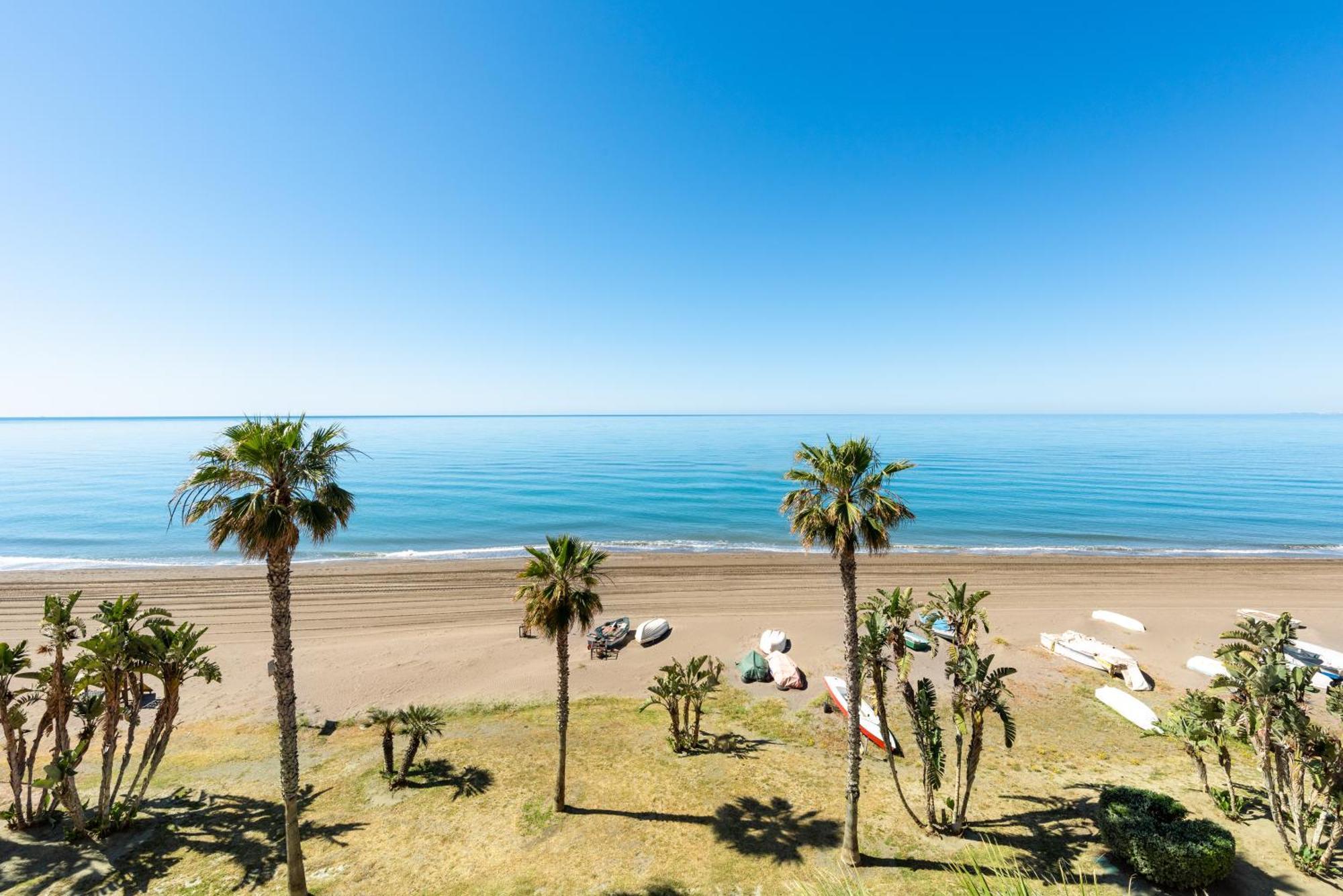 Wintowinrentals 1ª Linea De Playa, Parking Y Wifi Rincón de la Victoria Zewnętrze zdjęcie