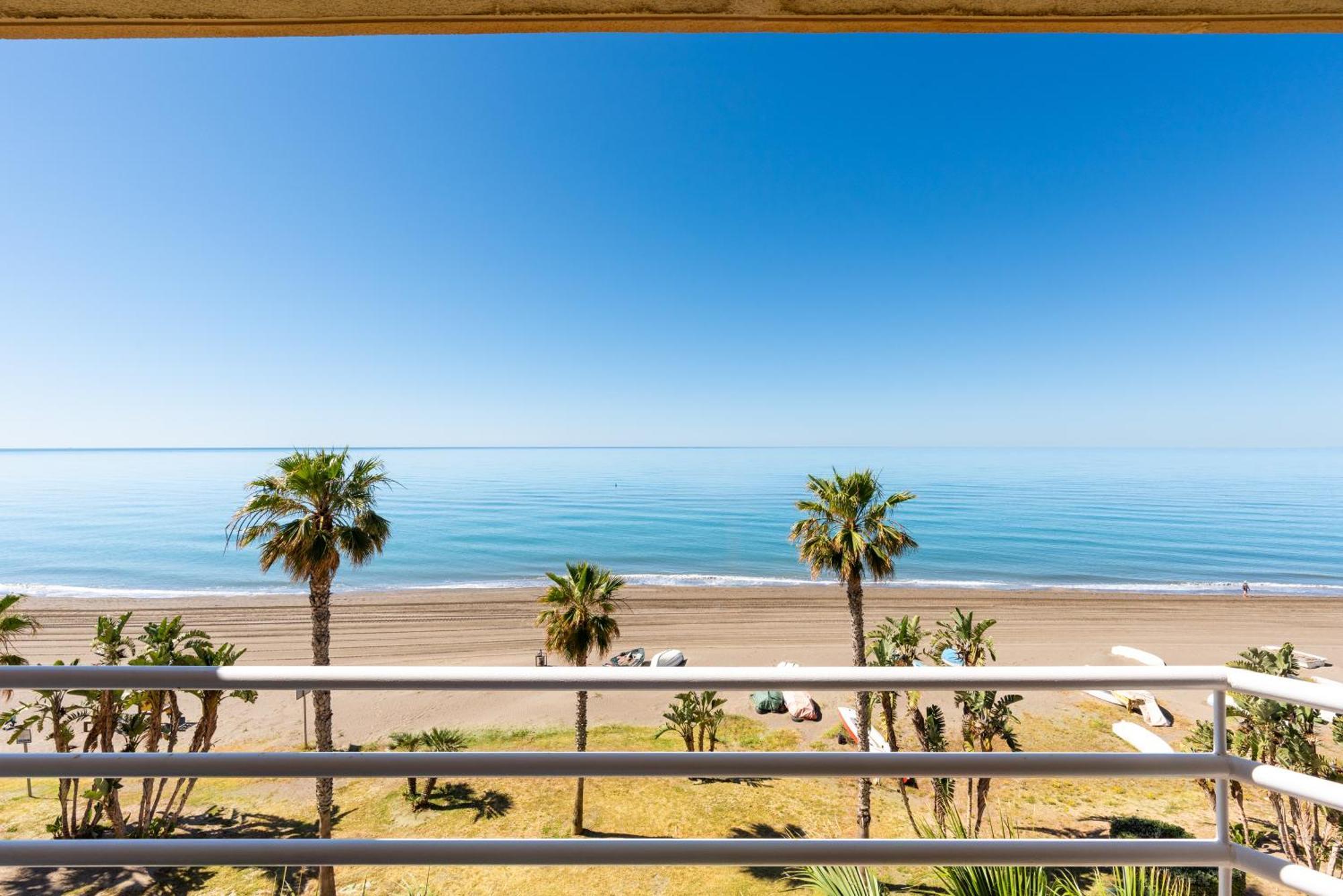 Wintowinrentals 1ª Linea De Playa, Parking Y Wifi Rincón de la Victoria Zewnętrze zdjęcie