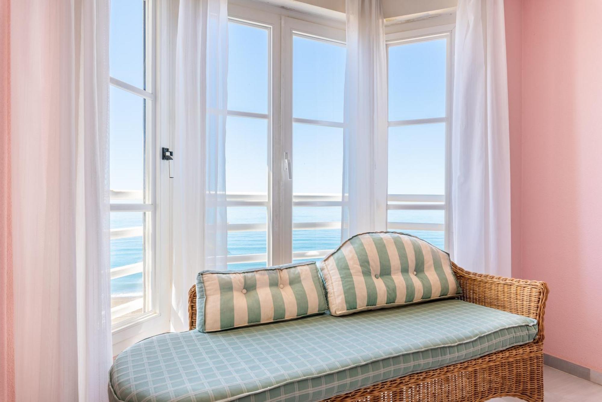 Wintowinrentals 1ª Linea De Playa, Parking Y Wifi Rincón de la Victoria Zewnętrze zdjęcie