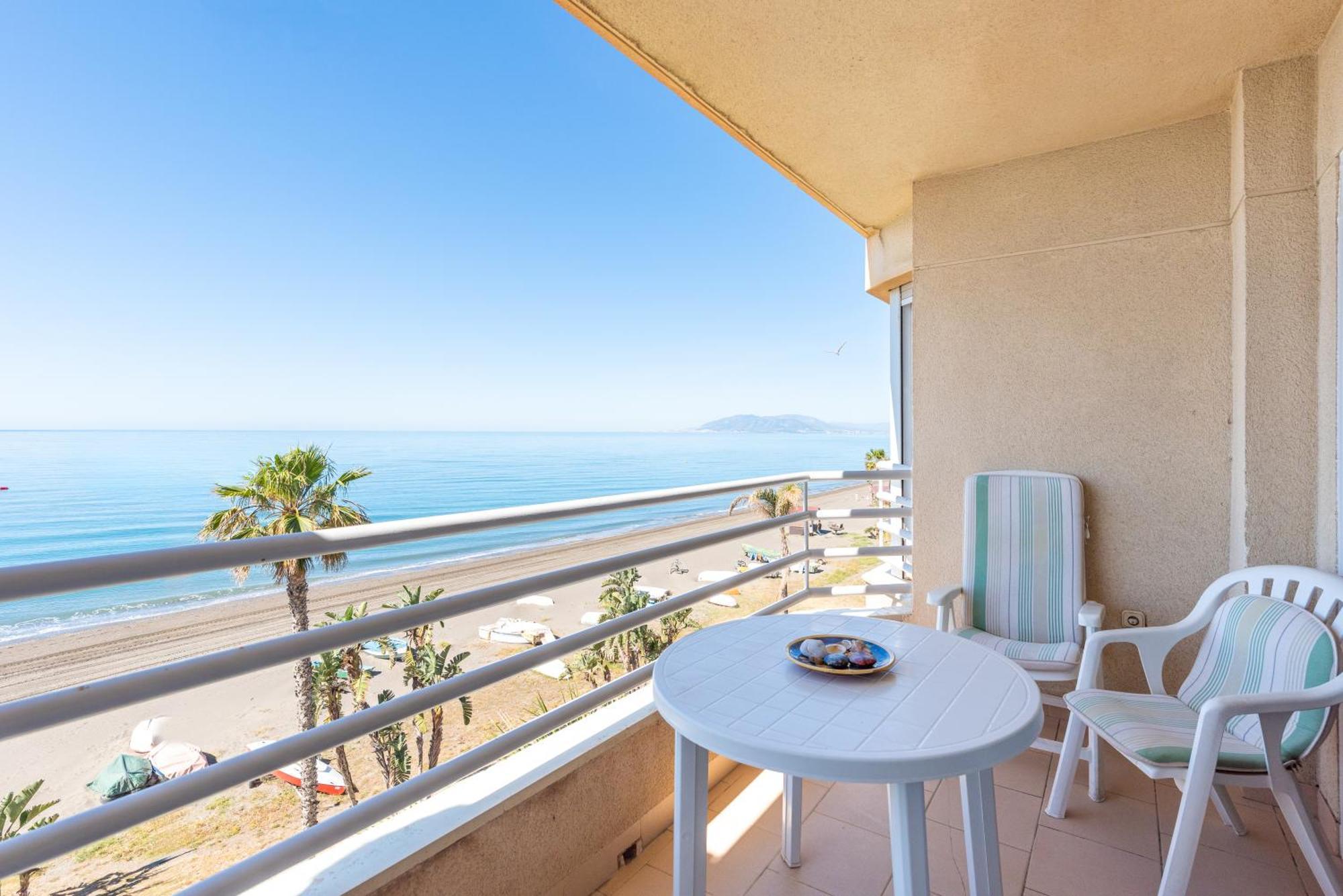 Wintowinrentals 1ª Linea De Playa, Parking Y Wifi Rincón de la Victoria Zewnętrze zdjęcie
