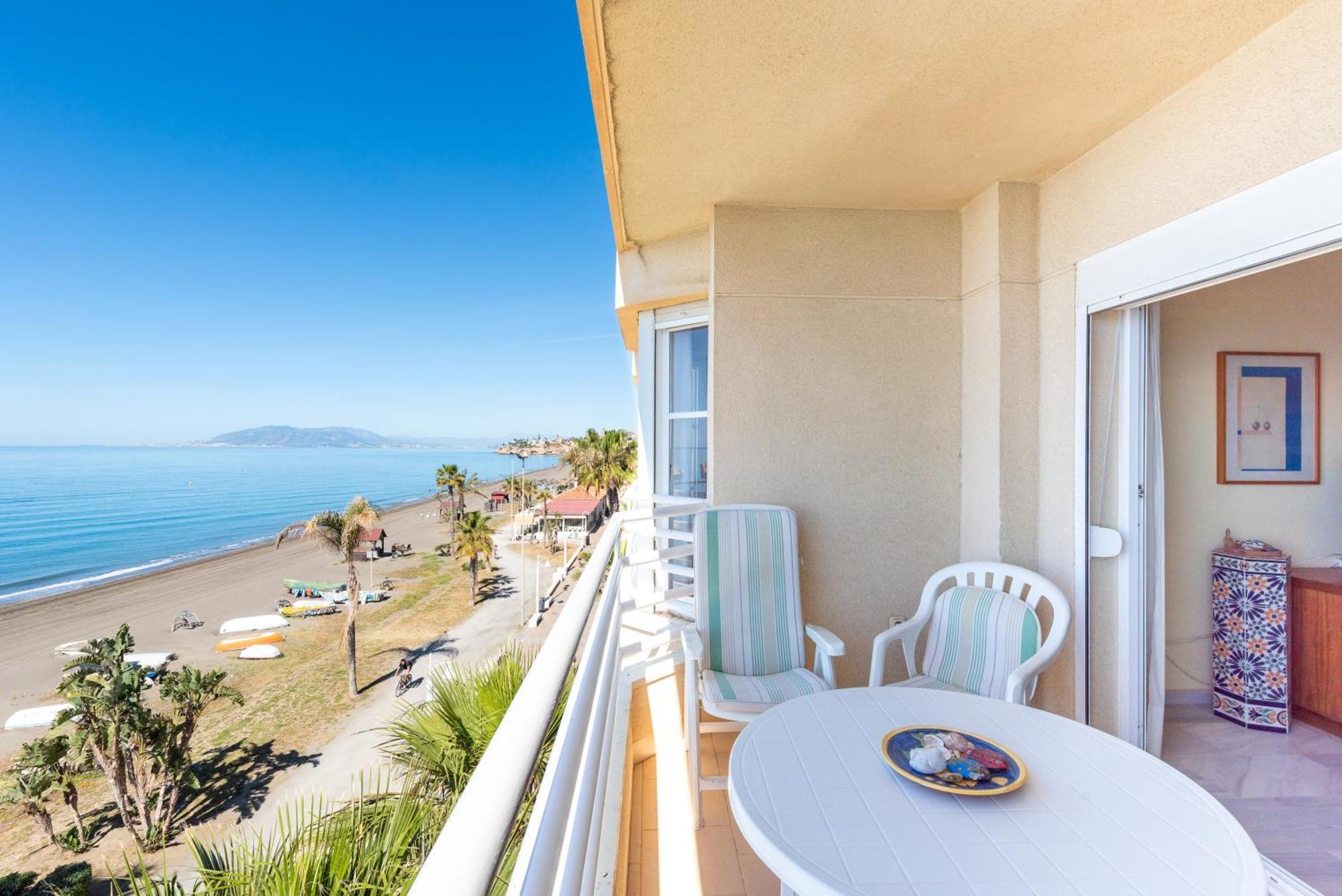 Wintowinrentals 1ª Linea De Playa, Parking Y Wifi Rincón de la Victoria Zewnętrze zdjęcie